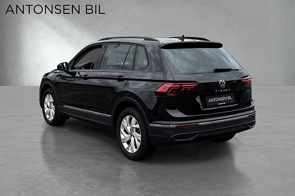 Volkswagen Tiguan 5 of 15