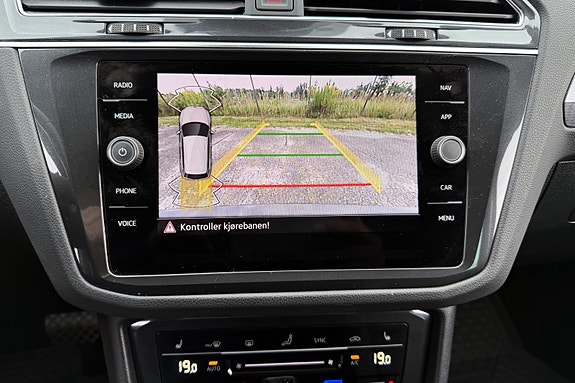 Volkswagen Tiguan 12 of 15