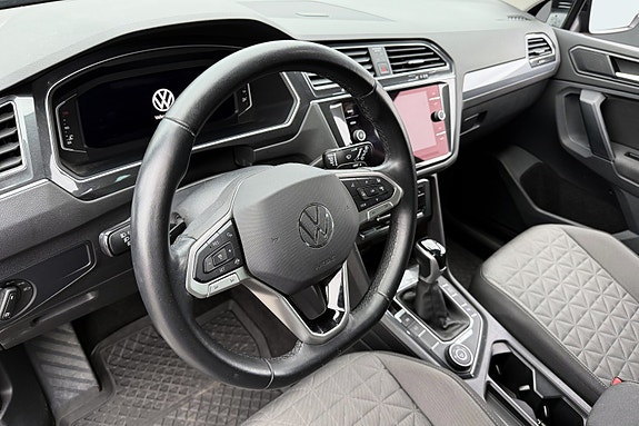 Volkswagen Tiguan 9 of 15