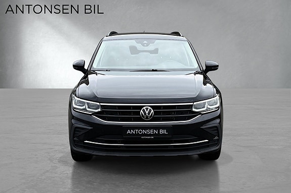 Volkswagen Tiguan 2 of 15