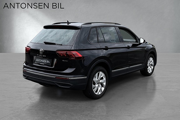 Volkswagen Tiguan 7 of 15
