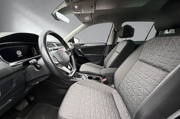 Volkswagen Tiguan 8 of 15