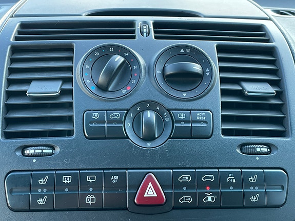 Mercedes-Benz Vito 111 23 of 30
