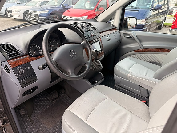 Mercedes-Benz Vito 111 11 of 30