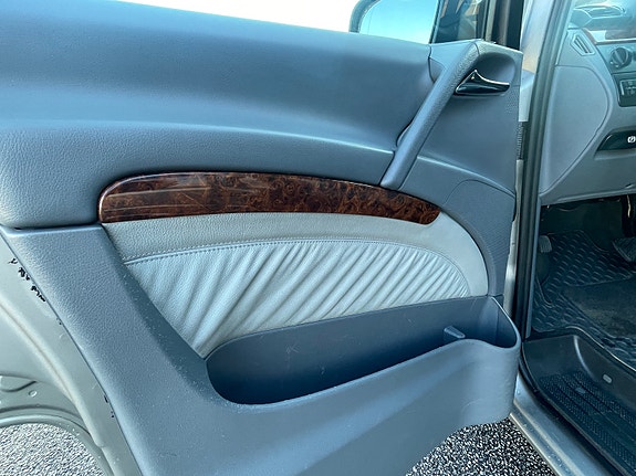 Mercedes-Benz Vito 111 12 of 30