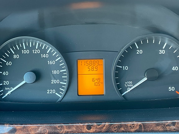 Mercedes-Benz Vito 111 22 of 30