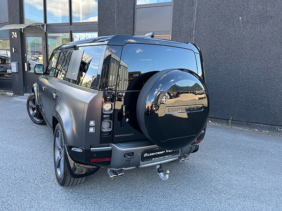 Land Rover Defender 110 7 of 30