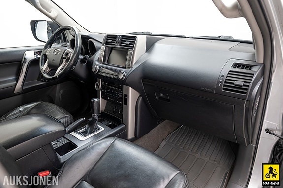 Toyota Land Cruiser 14 of 30