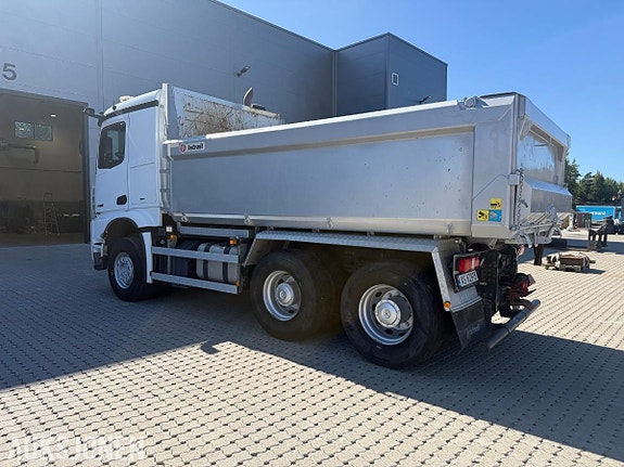 Mercedes-Benz Arocs 13 of 30