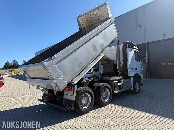 Mercedes-Benz Arocs 8 of 30