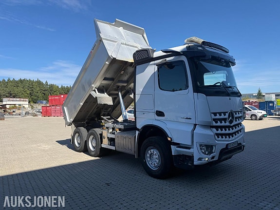 Mercedes-Benz Arocs 4 of 30