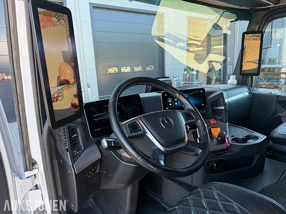 Mercedes-Benz Arocs 21 of 30