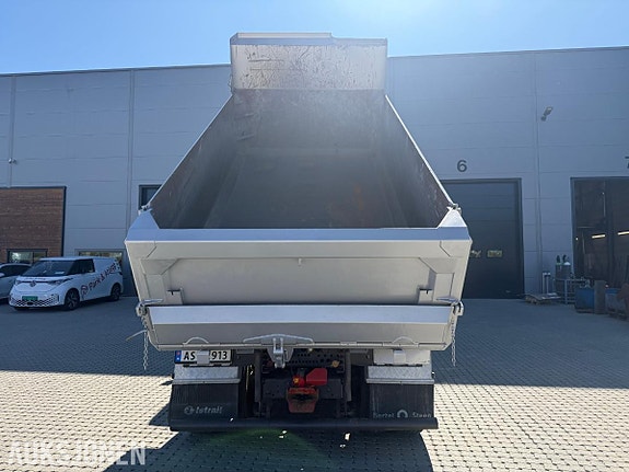 Mercedes-Benz Arocs 15 of 30