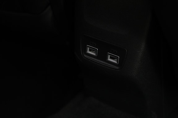 Peugeot e-2008 13 of 30