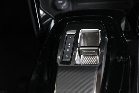 Peugeot e-2008 18 of 30