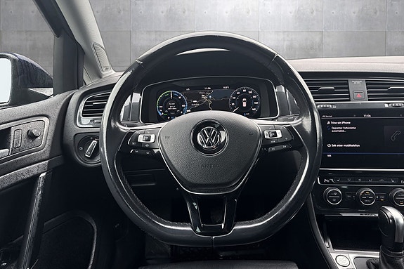 Volkswagen e-Golf VII 17 of 28