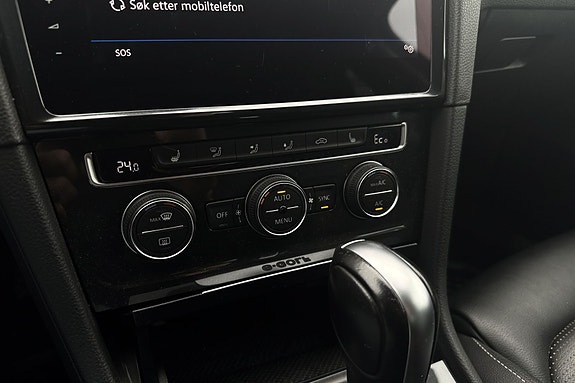 Volkswagen e-Golf VII 23 of 28
