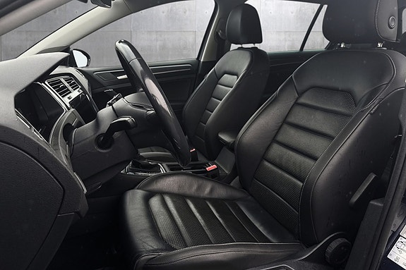 Volkswagen e-Golf VII 11 of 28
