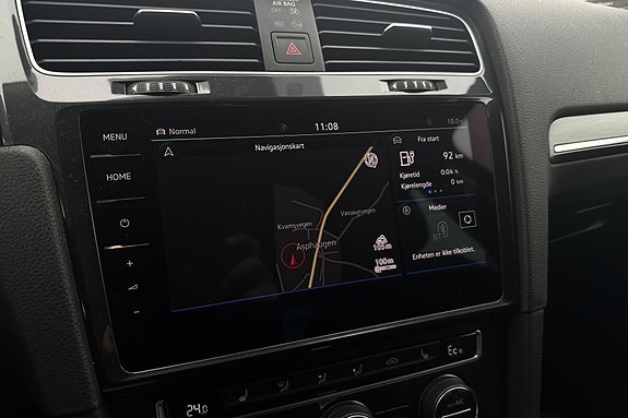 Volkswagen e-Golf VII 24 of 28