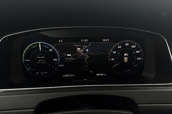 Volkswagen e-Golf VII 20 of 28