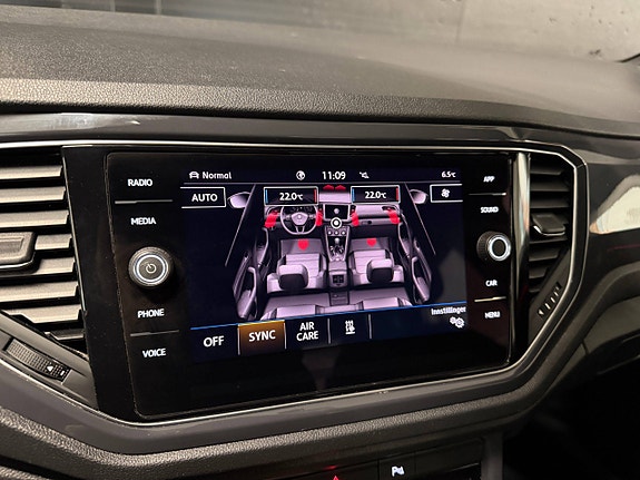 Volkswagen T-Roc 21 of 29