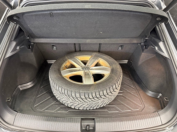 Volkswagen T-Roc 27 of 29