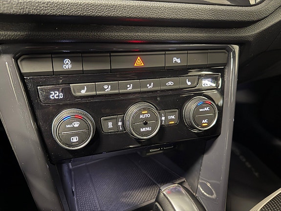 Volkswagen T-Roc 22 of 29