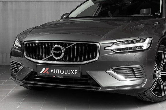 Volvo V60 2 of 30