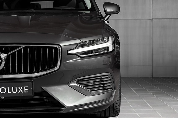 Volvo V60 4 of 30