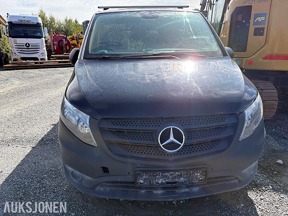Mercedes-Benz vito 2 of 11