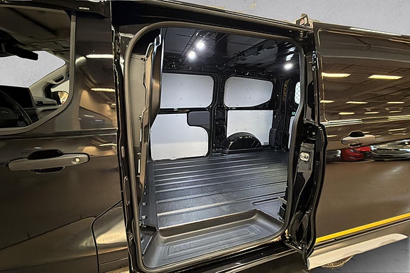 Ford Transit Custom 14 of 25