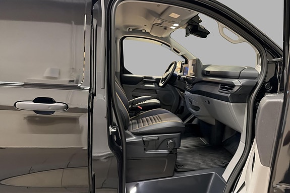 Ford Transit Custom 13 of 25