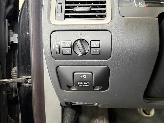 Volvo XC70 21 of 27