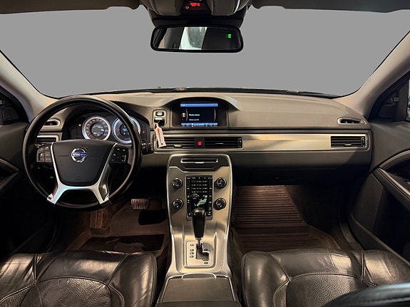 Volvo XC70 15 of 27
