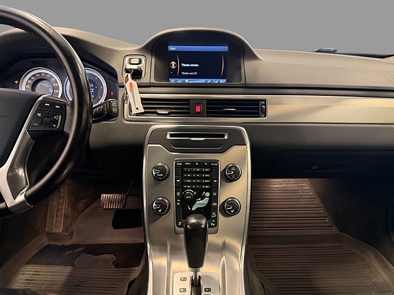 Volvo XC70 18 of 27