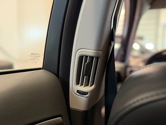 Volvo XC70 26 of 27