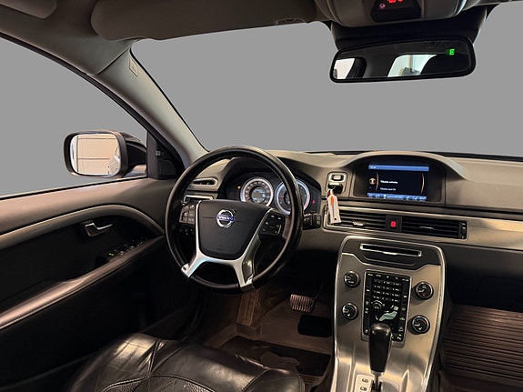 Volvo XC70 16 of 27