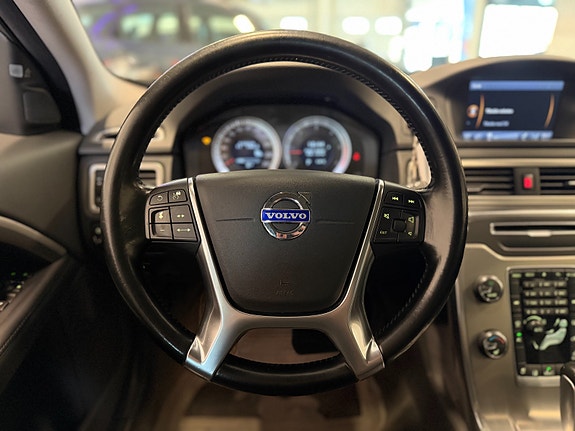 Volvo XC70 13 of 27