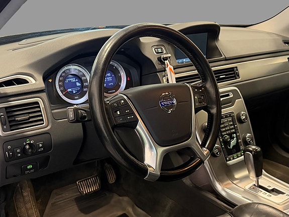 Volvo XC70 11 of 27