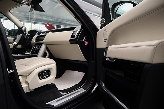 Land Rover Range Rover 29 of 30