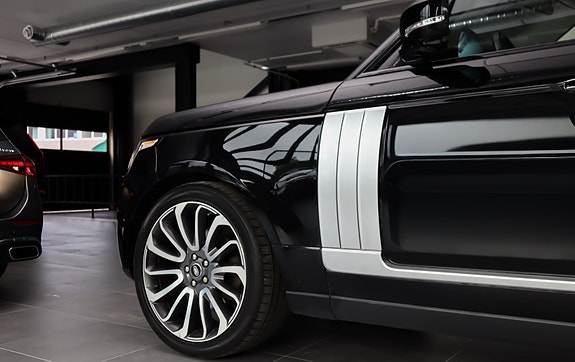 Land Rover Range Rover 26 of 30