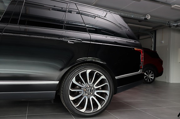 Land Rover Range Rover 25 of 30
