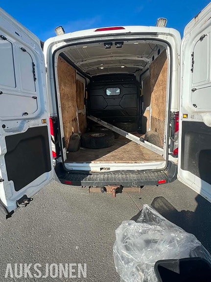 Ford Transit 9 of 28