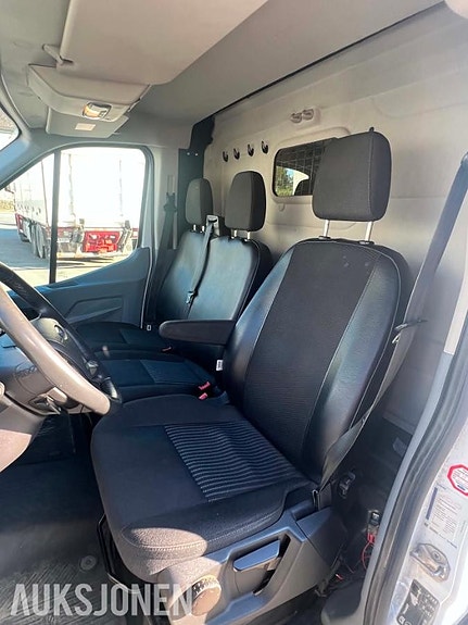 Ford Transit 10 of 28