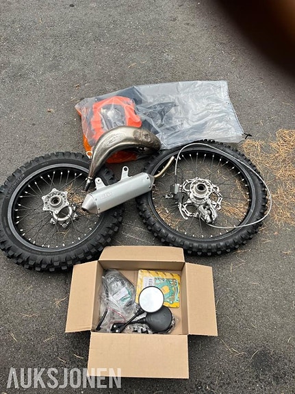 KTM 150 EXC 15 of 16