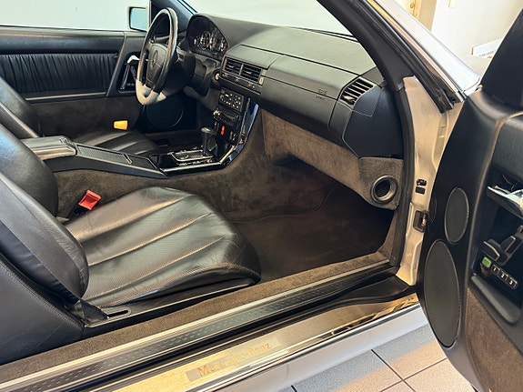 Mercedes-Benz 500 SL 11 of 17