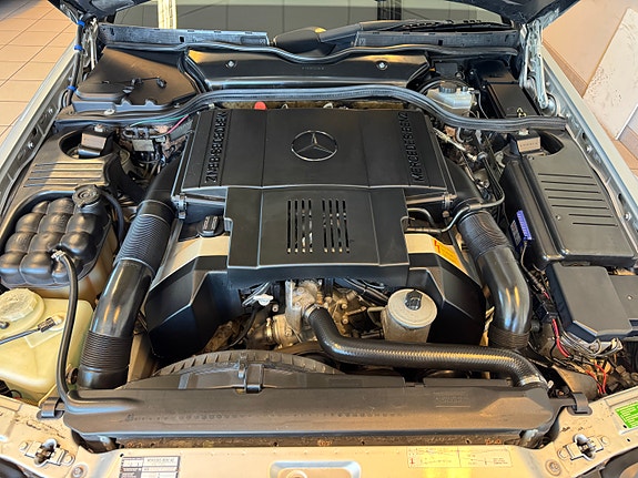 Mercedes-Benz 500 SL 16 of 17