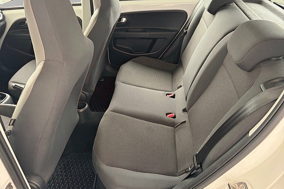 Volkswagen UP! 16 of 17
