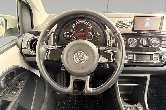 Volkswagen UP! 14 of 17