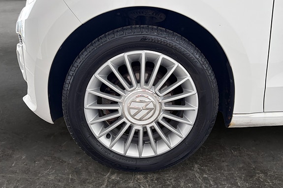 Volkswagen UP! 8 of 17